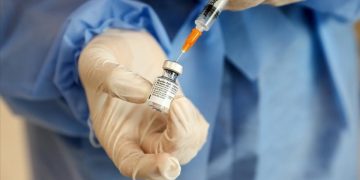 Tayvan’da, koronavirüs aşısına bağlı sebeplerden vefata 200 bin dolar tazminat