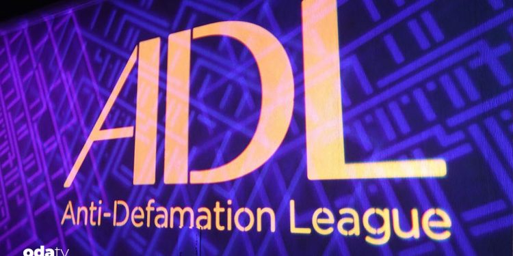 Yapay zekayı anti-semitik ilan etti