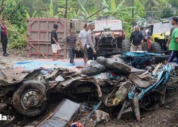 Endonezya’da minibüs dehşeti: 11 öğretmen hayatını kaybetti