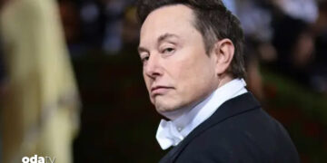 Elon Musk servetine servet kattı