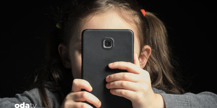 Toplumsal medya yasağı Fransa’da onaylandı